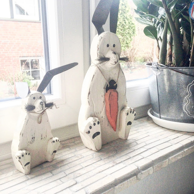 osterhasenfensterbank