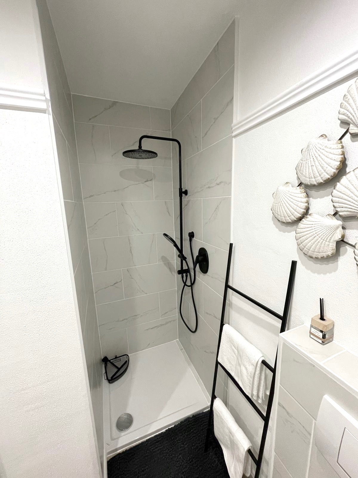 b6f24e9f-8725-4139-9b6c-f6bc83339989