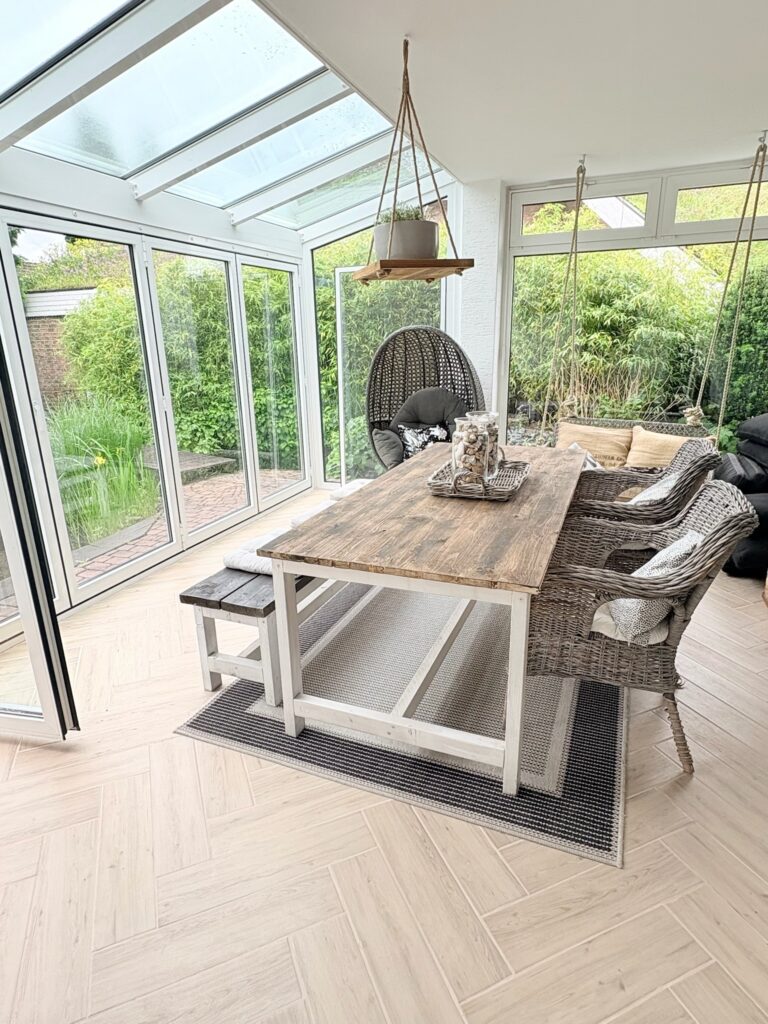 Living Letter Home Living DIY Fliesen in Holzoptik im Fischgrätmuster