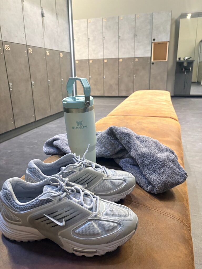 Glücksmomente 08/26: Gym. Goldener Herbst. Gästezimmer.